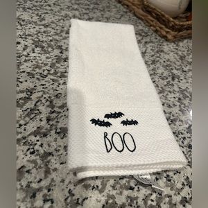 Rae Dunn BOO hand towel set